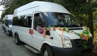 Транспорт для гостей Ford Transit № С5246, белый